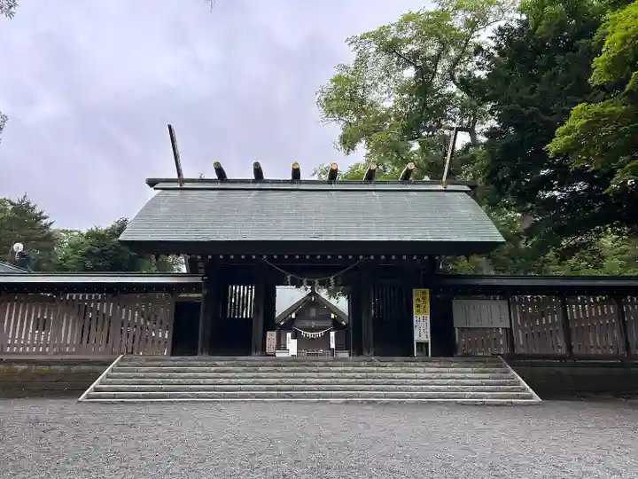 千歳神社の山門・神門