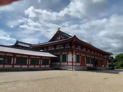 薬師寺の本殿・本堂