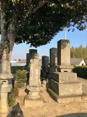 薬師如来堂の{uncategorized: "未分類", other: "その他", undefined: "問題あり", building: "その他建物", grave: "お墓", sacred_gate: "鳥居", guardian: "狛犬", statue: "像", buddha: "仏像", history: "歴史", nature: "自然", garden: "庭園", animal: "動物", pagoda: "塔", temizu: "手水舎", mountain_gate: "山門・神門", sanctuary: "本殿・本堂", subordinate: "末社・摂社", art: "芸術", scenery: "景色", jizo: "地蔵", ema: "絵馬", goshuin: "御朱印", omikuji: "おみくじ", items: "授与品その他", amulet: "お守り", goshuincho: "御朱印帳", eats: "食事", festival: "お祭り", votive_dance: "神楽", shichigosan: "七五三参", wedding: "結婚式", experience: "体験その他", initially: "初詣", around: "周辺", anti_infection: "感染症対策"}