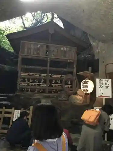 銭洗弁財天宇賀福神社の本殿