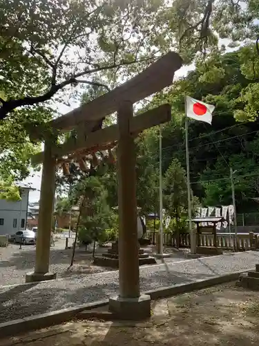 事任八幡宮の鳥居