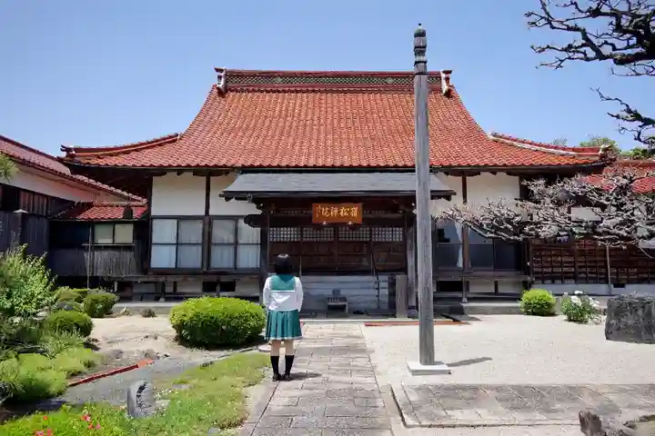 嶺松院の本殿・本堂