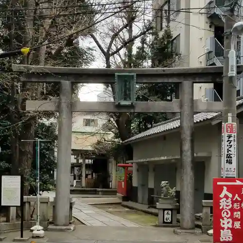 銀杏岡八幡神社の鳥居