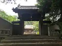 霊芝寺の山門・神門
