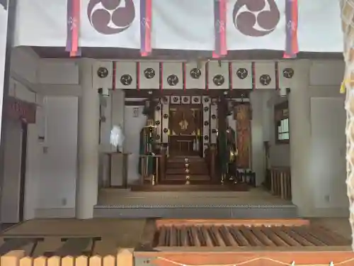 尾浜八幡神社の{uncategorized: "未分類", other: "その他", undefined: "問題あり", building: "その他建物", grave: "お墓", sacred_gate: "鳥居", guardian: "狛犬", statue: "像", buddha: "仏像", history: "歴史", nature: "自然", garden: "庭園", animal: "動物", pagoda: "塔", temizu: "手水舎", mountain_gate: "山門・神門", sanctuary: "本殿・本堂", subordinate: "末社・摂社", art: "芸術", scenery: "景色", jizo: "地蔵", ema: "絵馬", goshuin: "御朱印", omikuji: "おみくじ", items: "授与品その他", amulet: "お守り", goshuincho: "御朱印帳", eats: "食事", festival: "お祭り", votive_dance: "神楽", shichigosan: "七五三参", wedding: "結婚式", experience: "体験その他", initially: "初詣", around: "周辺", anti_infection: "感染症対策"}