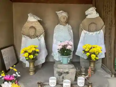 万場地蔵堂の地蔵