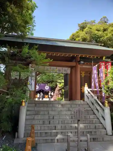 東京大神宮の山門・神門