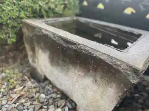 御嶽神社  （上溝本久）の手水舎