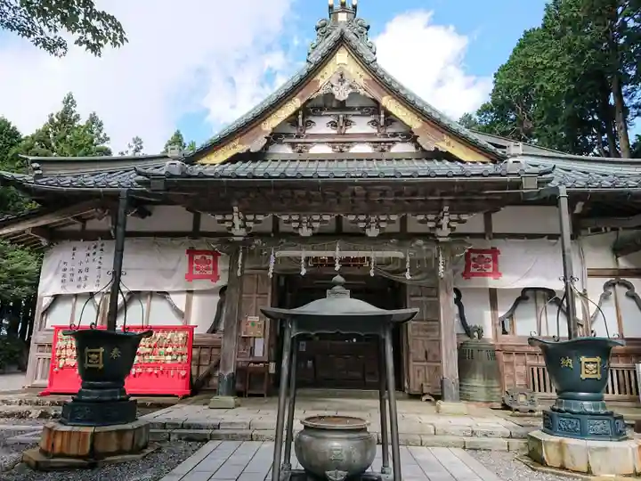 久遠寺の本殿・本堂