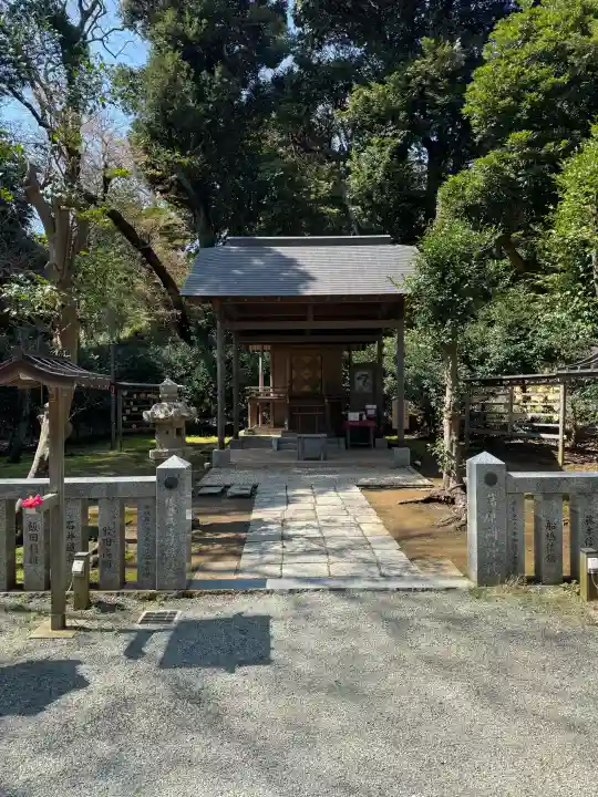葛原岡神社の{uncategorized: "未分類", other: "その他", undefined: "問題あり", building: "その他建物", grave: "お墓", sacred_gate: "鳥居", guardian: "狛犬", statue: "像", buddha: "仏像", history: "歴史", nature: "自然", garden: "庭園", animal: "動物", pagoda: "塔", temizu: "手水舎", mountain_gate: "山門・神門", sanctuary: "本殿・本堂", subordinate: "末社・摂社", art: "芸術", scenery: "景色", jizo: "地蔵", ema: "絵馬", goshuin: "御朱印", omikuji: "おみくじ", items: "授与品その他", amulet: "お守り", goshuincho: "御朱印帳", eats: "食事", festival: "お祭り", votive_dance: "神楽", shichigosan: "七五三参", wedding: "結婚式", experience: "体験その他", initially: "初詣", around: "周辺", anti_infection: "感染症対策"}