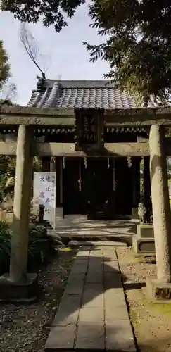 三囲神社の鳥居