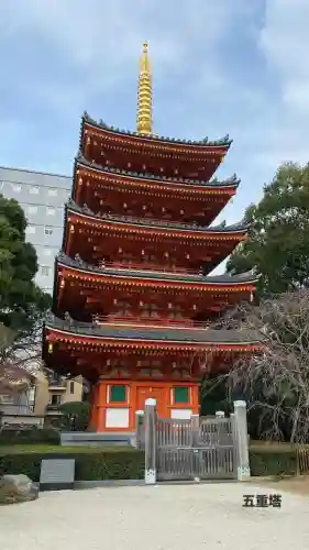 東長寺の{uncategorized: "未分類", other: "その他", undefined: "問題あり", building: "その他建物", grave: "お墓", sacred_gate: "鳥居", guardian: "狛犬", statue: "像", buddha: "仏像", history: "歴史", nature: "自然", garden: "庭園", animal: "動物", pagoda: "塔", temizu: "手水舎", mountain_gate: "山門・神門", sanctuary: "本殿・本堂", subordinate: "末社・摂社", art: "芸術", scenery: "景色", jizo: "地蔵", ema: "絵馬", goshuin: "御朱印", omikuji: "おみくじ", items: "授与品その他", amulet: "お守り", goshuincho: "御朱印帳", eats: "食事", festival: "お祭り", votive_dance: "神楽", shichigosan: "七五三参", wedding: "結婚式", experience: "体験その他", initially: "初詣", around: "周辺", anti_infection: "感染症対策"}