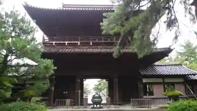 天徳院の山門・神門