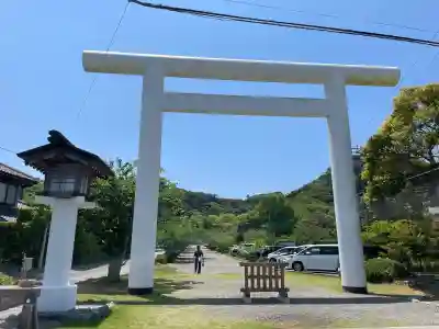 安房神社の{uncategorized: "未分類", other: "その他", undefined: "問題あり", building: "その他建物", grave: "お墓", sacred_gate: "鳥居", guardian: "狛犬", statue: "像", buddha: "仏像", history: "歴史", nature: "自然", garden: "庭園", animal: "動物", pagoda: "塔", temizu: "手水舎", mountain_gate: "山門・神門", sanctuary: "本殿・本堂", subordinate: "末社・摂社", art: "芸術", scenery: "景色", jizo: "地蔵", ema: "絵馬", goshuin: "御朱印", omikuji: "おみくじ", items: "授与品その他", amulet: "お守り", goshuincho: "御朱印帳", eats: "食事", festival: "お祭り", votive_dance: "神楽", shichigosan: "七五三参", wedding: "結婚式", experience: "体験その他", initially: "初詣", around: "周辺", anti_infection: "感染症対策"}