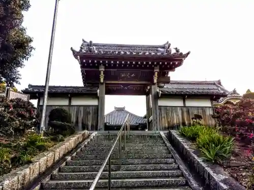 如意山 宝珠寺の山門