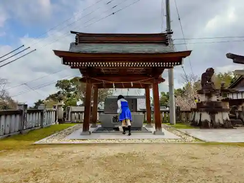 粟井神社の手水舎