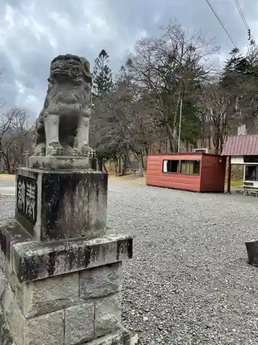 新得神社の狛犬