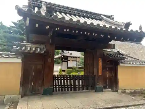 大光明寺の山門