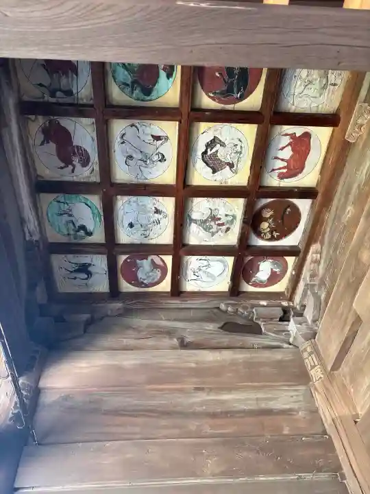 埼玉厄除け開運大師・龍泉寺(切り絵御朱印発祥の寺)の{uncategorized: "未分類", other: "その他", undefined: "問題あり", building: "その他建物", grave: "お墓", sacred_gate: "鳥居", guardian: "狛犬", statue: "像", buddha: "仏像", history: "歴史", nature: "自然", garden: "庭園", animal: "動物", pagoda: "塔", temizu: "手水舎", mountain_gate: "山門・神門", sanctuary: "本殿・本堂", subordinate: "末社・摂社", art: "芸術", scenery: "景色", jizo: "地蔵", ema: "絵馬", goshuin: "御朱印", omikuji: "おみくじ", items: "授与品その他", amulet: "お守り", goshuincho: "御朱印帳", eats: "食事", festival: "お祭り", votive_dance: "神楽", shichigosan: "七五三参", wedding: "結婚式", experience: "体験その他", initially: "初詣", around: "周辺", anti_infection: "感染症対策"}