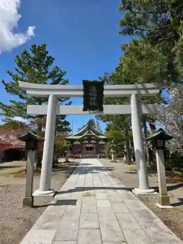 鹿嶋神社の{uncategorized: "未分類", other: "その他", undefined: "問題あり", building: "その他建物", grave: "お墓", sacred_gate: "鳥居", guardian: "狛犬", statue: "像", buddha: "仏像", history: "歴史", nature: "自然", garden: "庭園", animal: "動物", pagoda: "塔", temizu: "手水舎", mountain_gate: "山門・神門", sanctuary: "本殿・本堂", subordinate: "末社・摂社", art: "芸術", scenery: "景色", jizo: "地蔵", ema: "絵馬", goshuin: "御朱印", omikuji: "おみくじ", items: "授与品その他", amulet: "お守り", goshuincho: "御朱印帳", eats: "食事", festival: "お祭り", votive_dance: "神楽", shichigosan: "七五三参", wedding: "結婚式", experience: "体験その他", initially: "初詣", around: "周辺", anti_infection: "感染症対策"}
