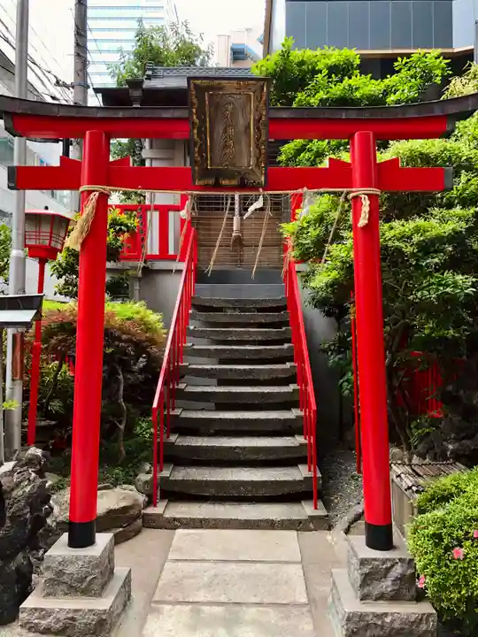 講武稲荷神社の鳥居