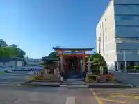 柳津稲荷社の{uncategorized: "未分類", other: "その他", undefined: "問題あり", building: "その他建物", grave: "お墓", sacred_gate: "鳥居", guardian: "狛犬", statue: "像", buddha: "仏像", history: "歴史", nature: "自然", garden: "庭園", animal: "動物", pagoda: "塔", temizu: "手水舎", mountain_gate: "山門・神門", sanctuary: "本殿・本堂", subordinate: "末社・摂社", art: "芸術", scenery: "景色", jizo: "地蔵", ema: "絵馬", goshuin: "御朱印", omikuji: "おみくじ", items: "授与品その他", amulet: "お守り", goshuincho: "御朱印帳", eats: "食事", festival: "お祭り", votive_dance: "神楽", shichigosan: "七五三参", wedding: "結婚式", experience: "体験その他", initially: "初詣", around: "周辺", anti_infection: "感染症対策"}