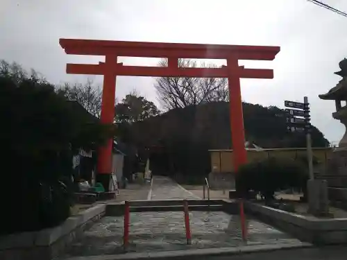 淡嶋神社の{uncategorized: "未分類", other: "その他", undefined: "問題あり", building: "その他建物", grave: "お墓", sacred_gate: "鳥居", guardian: "狛犬", statue: "像", buddha: "仏像", history: "歴史", nature: "自然", garden: "庭園", animal: "動物", pagoda: "塔", temizu: "手水舎", mountain_gate: "山門・神門", sanctuary: "本殿・本堂", subordinate: "末社・摂社", art: "芸術", scenery: "景色", jizo: "地蔵", ema: "絵馬", goshuin: "御朱印", omikuji: "おみくじ", items: "授与品その他", amulet: "お守り", goshuincho: "御朱印帳", eats: "食事", festival: "お祭り", votive_dance: "神楽", shichigosan: "七五三参", wedding: "結婚式", experience: "体験その他", initially: "初詣", around: "周辺", anti_infection: "感染症対策"}