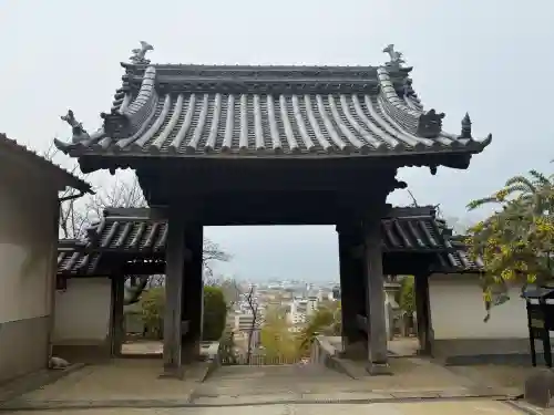 慈眼寺の{uncategorized: "未分類", other: "その他", undefined: "問題あり", building: "その他建物", grave: "お墓", sacred_gate: "鳥居", guardian: "狛犬", statue: "像", buddha: "仏像", history: "歴史", nature: "自然", garden: "庭園", animal: "動物", pagoda: "塔", temizu: "手水舎", mountain_gate: "山門・神門", sanctuary: "本殿・本堂", subordinate: "末社・摂社", art: "芸術", scenery: "景色", jizo: "地蔵", ema: "絵馬", goshuin: "御朱印", omikuji: "おみくじ", items: "授与品その他", amulet: "お守り", goshuincho: "御朱印帳", eats: "食事", festival: "お祭り", votive_dance: "神楽", shichigosan: "七五三参", wedding: "結婚式", experience: "体験その他", initially: "初詣", around: "周辺", anti_infection: "感染症対策"}
