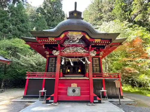 花園神社の本殿・本堂