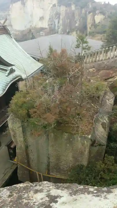 生石神社の{uncategorized: "未分類", other: "その他", undefined: "問題あり", building: "その他建物", grave: "お墓", sacred_gate: "鳥居", guardian: "狛犬", statue: "像", buddha: "仏像", history: "歴史", nature: "自然", garden: "庭園", animal: "動物", pagoda: "塔", temizu: "手水舎", mountain_gate: "山門・神門", sanctuary: "本殿・本堂", subordinate: "末社・摂社", art: "芸術", scenery: "景色", jizo: "地蔵", ema: "絵馬", goshuin: "御朱印", omikuji: "おみくじ", items: "授与品その他", amulet: "お守り", goshuincho: "御朱印帳", eats: "食事", festival: "お祭り", votive_dance: "神楽", shichigosan: "七五三参", wedding: "結婚式", experience: "体験その他", initially: "初詣", around: "周辺", anti_infection: "感染症対策"}