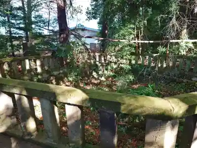 堀兼神社（浅間宮）の{uncategorized: "未分類", other: "その他", undefined: "問題あり", building: "その他建物", grave: "お墓", sacred_gate: "鳥居", guardian: "狛犬", statue: "像", buddha: "仏像", history: "歴史", nature: "自然", garden: "庭園", animal: "動物", pagoda: "塔", temizu: "手水舎", mountain_gate: "山門・神門", sanctuary: "本殿・本堂", subordinate: "末社・摂社", art: "芸術", scenery: "景色", jizo: "地蔵", ema: "絵馬", goshuin: "御朱印", omikuji: "おみくじ", items: "授与品その他", amulet: "お守り", goshuincho: "御朱印帳", eats: "食事", festival: "お祭り", votive_dance: "神楽", shichigosan: "七五三参", wedding: "結婚式", experience: "体験その他", initially: "初詣", around: "周辺", anti_infection: "感染症対策"}