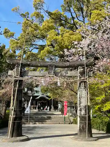 與止日女神社の鳥居