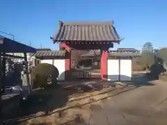 雨寳寺の山門