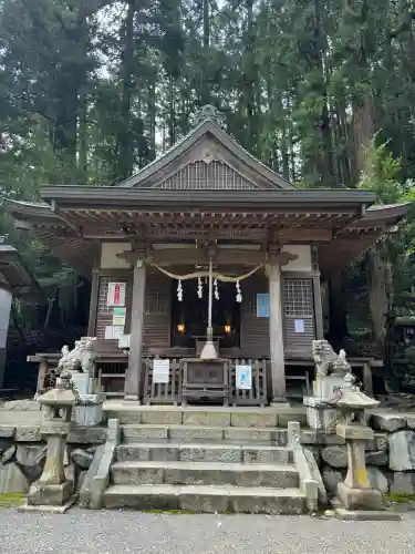 九頭龍神社の{uncategorized: "未分類", other: "その他", undefined: "問題あり", building: "その他建物", grave: "お墓", sacred_gate: "鳥居", guardian: "狛犬", statue: "像", buddha: "仏像", history: "歴史", nature: "自然", garden: "庭園", animal: "動物", pagoda: "塔", temizu: "手水舎", mountain_gate: "山門・神門", sanctuary: "本殿・本堂", subordinate: "末社・摂社", art: "芸術", scenery: "景色", jizo: "地蔵", ema: "絵馬", goshuin: "御朱印", omikuji: "おみくじ", items: "授与品その他", amulet: "お守り", goshuincho: "御朱印帳", eats: "食事", festival: "お祭り", votive_dance: "神楽", shichigosan: "七五三参", wedding: "結婚式", experience: "体験その他", initially: "初詣", around: "周辺", anti_infection: "感染症対策"}