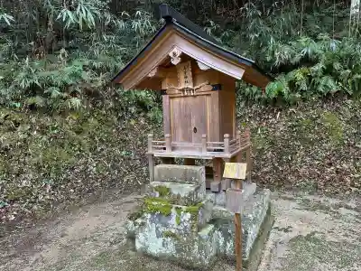 佐為神社の{uncategorized: "未分類", other: "その他", undefined: "問題あり", building: "その他建物", grave: "お墓", sacred_gate: "鳥居", guardian: "狛犬", statue: "像", buddha: "仏像", history: "歴史", nature: "自然", garden: "庭園", animal: "動物", pagoda: "塔", temizu: "手水舎", mountain_gate: "山門・神門", sanctuary: "本殿・本堂", subordinate: "末社・摂社", art: "芸術", scenery: "景色", jizo: "地蔵", ema: "絵馬", goshuin: "御朱印", omikuji: "おみくじ", items: "授与品その他", amulet: "お守り", goshuincho: "御朱印帳", eats: "食事", festival: "お祭り", votive_dance: "神楽", shichigosan: "七五三参", wedding: "結婚式", experience: "体験その他", initially: "初詣", around: "周辺", anti_infection: "感染症対策"}