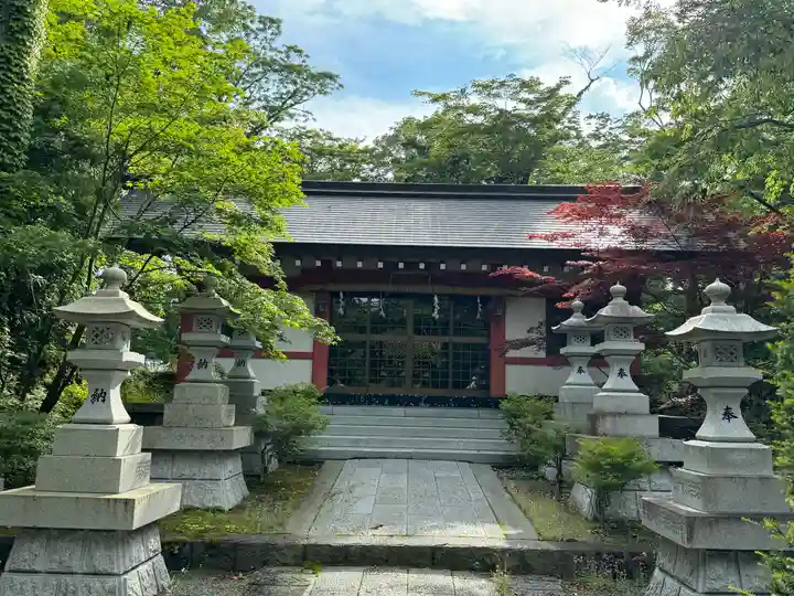 山中諏訪神社(山梨県)