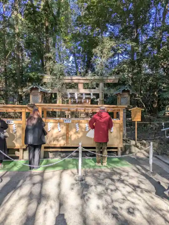 祓戸神社(大神神社摂社)の{uncategorized: "未分類", other: "その他", undefined: "問題あり", building: "その他建物", grave: "お墓", sacred_gate: "鳥居", guardian: "狛犬", statue: "像", buddha: "仏像", history: "歴史", nature: "自然", garden: "庭園", animal: "動物", pagoda: "塔", temizu: "手水舎", mountain_gate: "山門・神門", sanctuary: "本殿・本堂", subordinate: "末社・摂社", art: "芸術", scenery: "景色", jizo: "地蔵", ema: "絵馬", goshuin: "御朱印", omikuji: "おみくじ", items: "授与品その他", amulet: "お守り", goshuincho: "御朱印帳", eats: "食事", festival: "お祭り", votive_dance: "神楽", shichigosan: "七五三参", wedding: "結婚式", experience: "体験その他", initially: "初詣", around: "周辺", anti_infection: "感染症対策"}