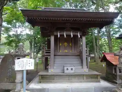 淺間神社（忍野八海）の末社・摂社