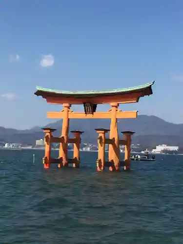 厳島神社の鳥居