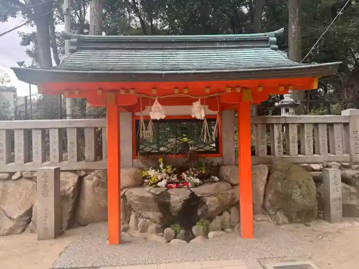 生田神社の{uncategorized: "未分類", other: "その他", undefined: "問題あり", building: "その他建物", grave: "お墓", sacred_gate: "鳥居", guardian: "狛犬", statue: "像", buddha: "仏像", history: "歴史", nature: "自然", garden: "庭園", animal: "動物", pagoda: "塔", temizu: "手水舎", mountain_gate: "山門・神門", sanctuary: "本殿・本堂", subordinate: "末社・摂社", art: "芸術", scenery: "景色", jizo: "地蔵", ema: "絵馬", goshuin: "御朱印", omikuji: "おみくじ", items: "授与品その他", amulet: "お守り", goshuincho: "御朱印帳", eats: "食事", festival: "お祭り", votive_dance: "神楽", shichigosan: "七五三参", wedding: "結婚式", experience: "体験その他", initially: "初詣", around: "周辺", anti_infection: "感染症対策"}