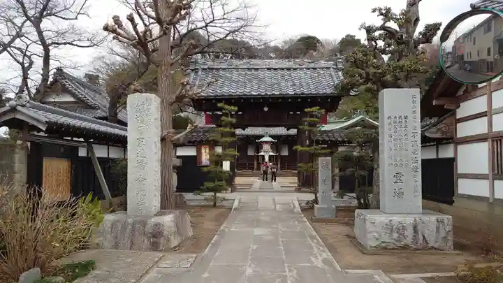 金蔵寺の山門・神門