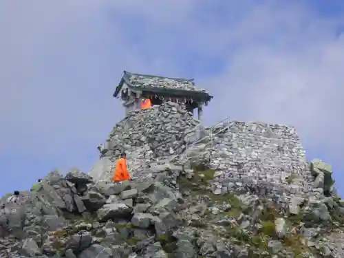 雄山神社峰本社の本殿・本堂