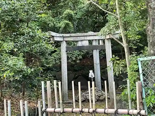 木嶋坐天照御魂神社の鳥居