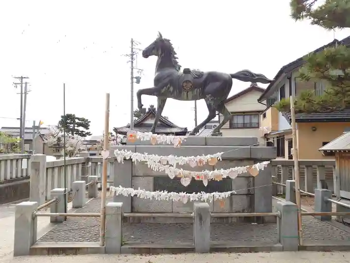 八剱神社の狛犬