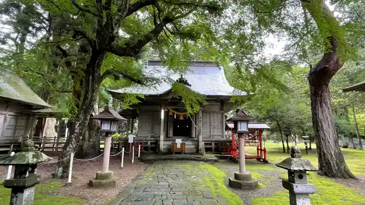 上沼八幡神社の本殿・本堂