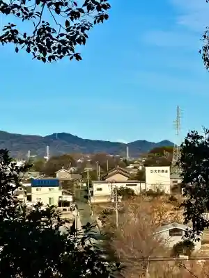 天伯山神社の{uncategorized: "未分類", other: "その他", undefined: "問題あり", building: "その他建物", grave: "お墓", sacred_gate: "鳥居", guardian: "狛犬", statue: "像", buddha: "仏像", history: "歴史", nature: "自然", garden: "庭園", animal: "動物", pagoda: "塔", temizu: "手水舎", mountain_gate: "山門・神門", sanctuary: "本殿・本堂", subordinate: "末社・摂社", art: "芸術", scenery: "景色", jizo: "地蔵", ema: "絵馬", goshuin: "御朱印", omikuji: "おみくじ", items: "授与品その他", amulet: "お守り", goshuincho: "御朱印帳", eats: "食事", festival: "お祭り", votive_dance: "神楽", shichigosan: "七五三参", wedding: "結婚式", experience: "体験その他", initially: "初詣", around: "周辺", anti_infection: "感染症対策"}