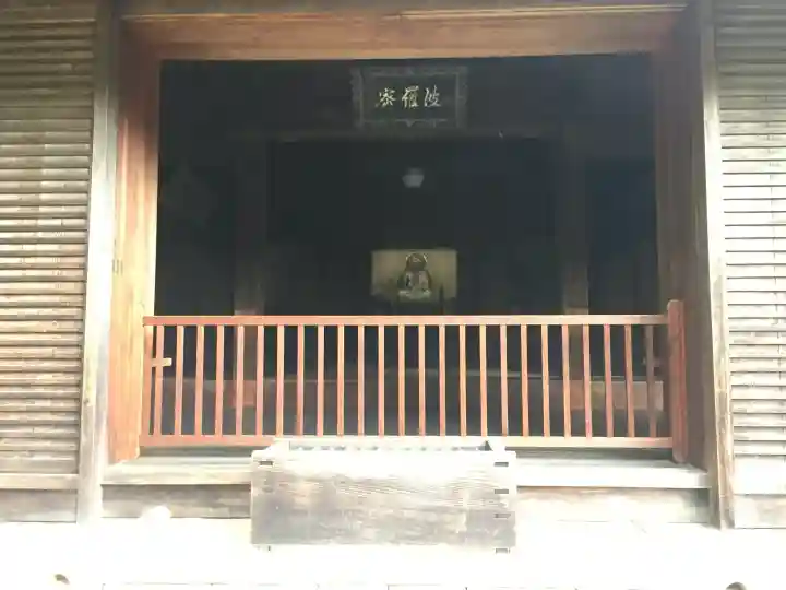 東慶寺の{uncategorized: "未分類", other: "その他", undefined: "問題あり", building: "その他建物", grave: "お墓", sacred_gate: "鳥居", guardian: "狛犬", statue: "像", buddha: "仏像", history: "歴史", nature: "自然", garden: "庭園", animal: "動物", pagoda: "塔", temizu: "手水舎", mountain_gate: "山門・神門", sanctuary: "本殿・本堂", subordinate: "末社・摂社", art: "芸術", scenery: "景色", jizo: "地蔵", ema: "絵馬", goshuin: "御朱印", omikuji: "おみくじ", items: "授与品その他", amulet: "お守り", goshuincho: "御朱印帳", eats: "食事", festival: "お祭り", votive_dance: "神楽", shichigosan: "七五三参", wedding: "結婚式", experience: "体験その他", initially: "初詣", around: "周辺", anti_infection: "感染症対策"}