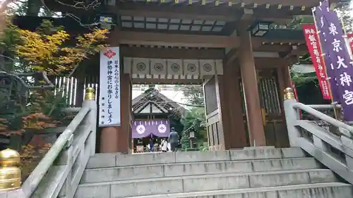 東京大神宮の山門・神門
