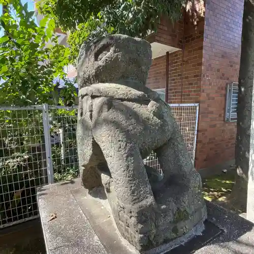 穏田神社の狛犬