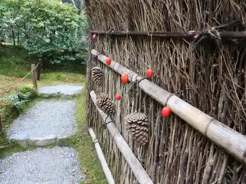 祇王寺の庭園